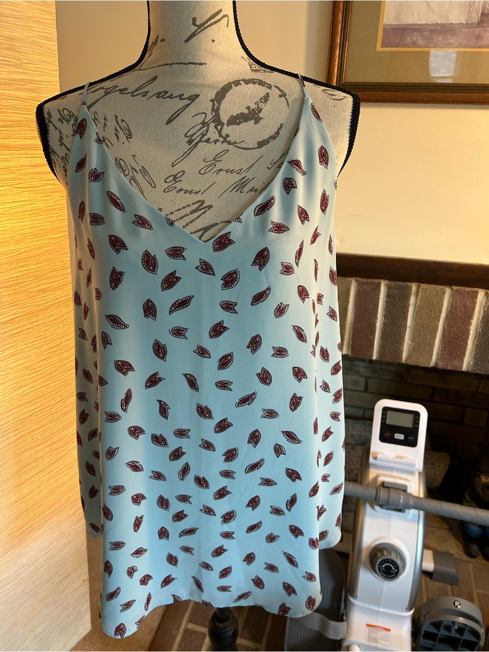 LOFT Light Blue Leaf-Print V-Neck Sleeveless Top